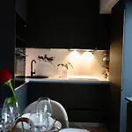 Cozy & Modern In The Heart Of The *