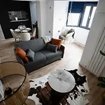 Cozy & Modern In The Heart Of The