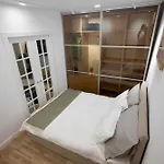 Cozy & Modern In The Heart Of The Craiova