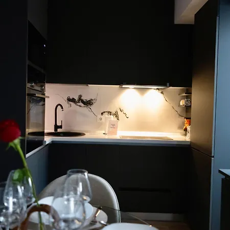 Cozy & Modern In The Heart Of The *