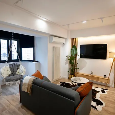 Cozy & Modern In The Heart Of The * Craiova