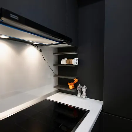 Cozy & Modern In The Heart Of The Craiova