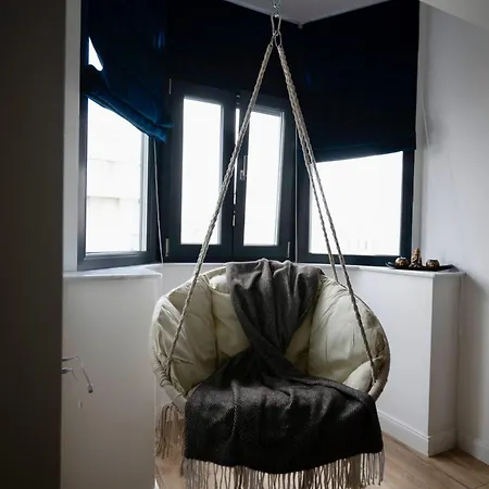 Cozy & Modern In The Heart Of The