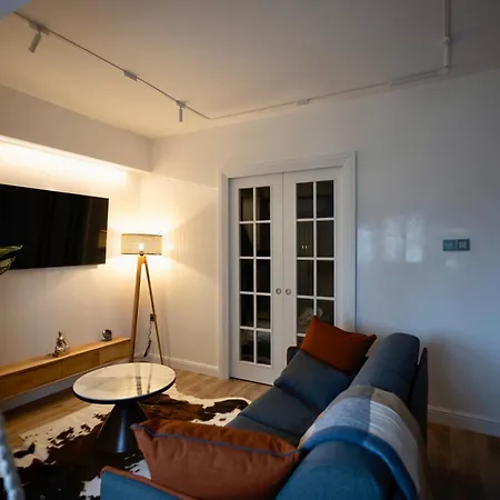 Apartment Cozy & Modern In The Heart Of The *