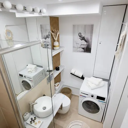 Cozy & Modern In The Heart Of The Apartmán *