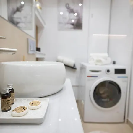 Cozy & Modern In The Heart Of The * Craiova