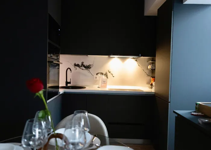 Cozy & Modern In The Heart Of The *