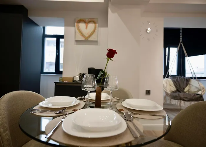 Cozy & Modern In The Heart Of The