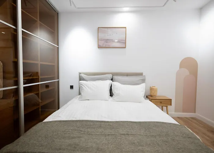 Cozy & Modern In The Heart Of The דירה