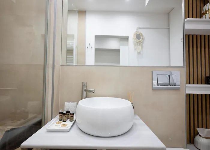 Cozy & Modern In The Heart Of The * 크라이오바